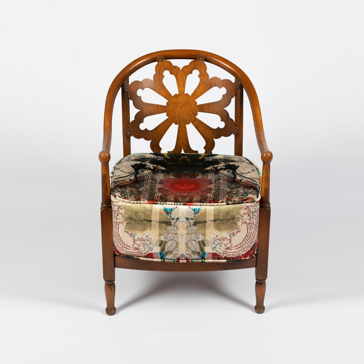 Totem Damask Floral Back Chair